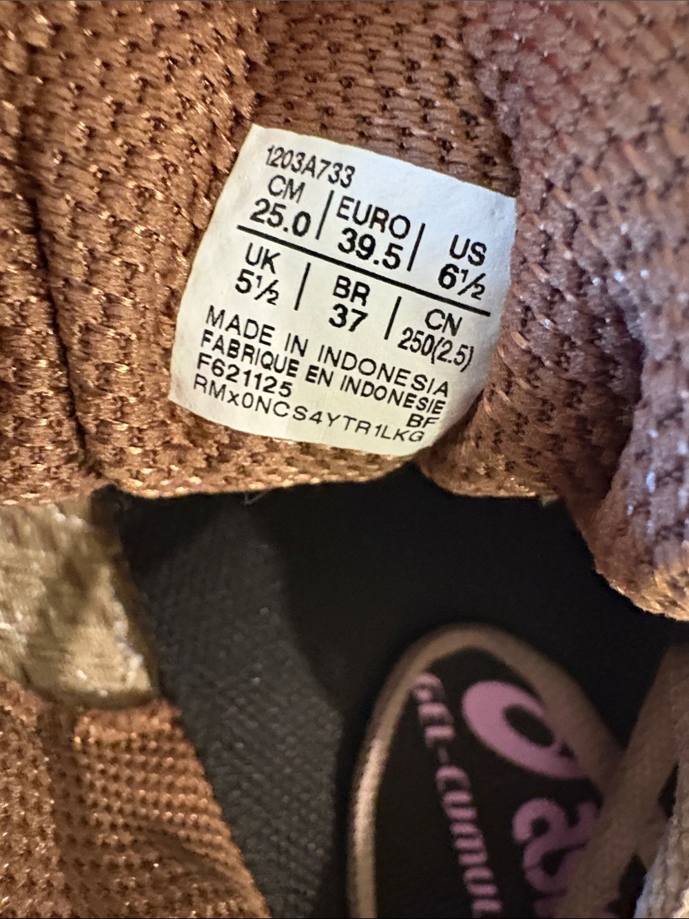 Asics taupe and lavender women's running shoes - Picture 4 of 4